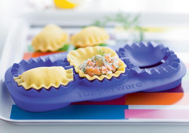 Tupperware Practi Mini Empanada 