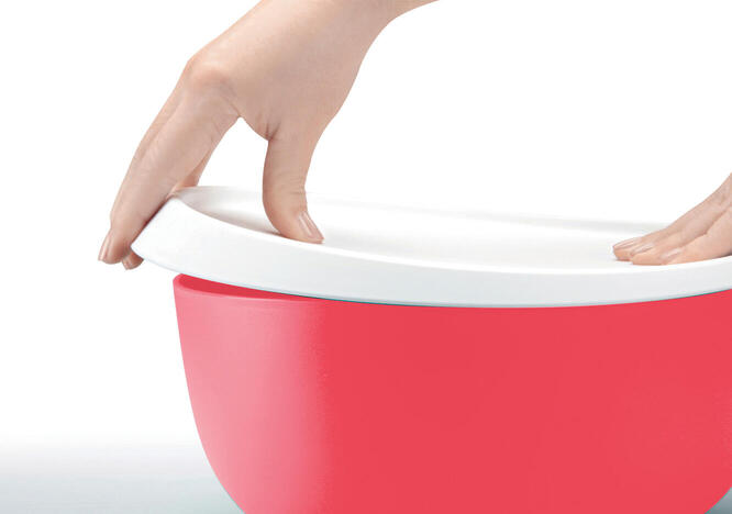 Tupperware Blossom Bowl 