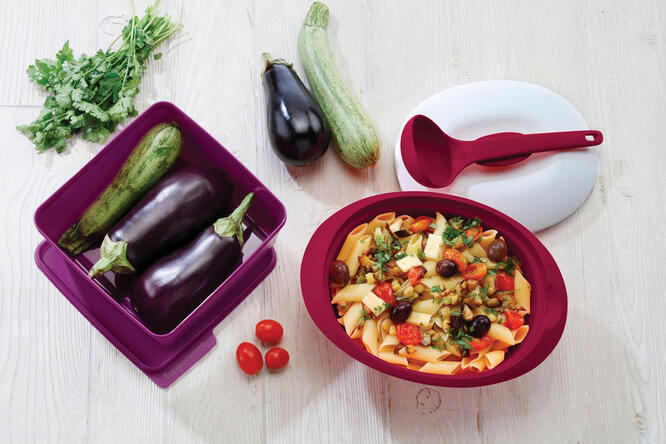 Tupperware Pasta con berenjena, zucchini y tomates 
