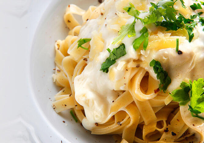 Tupperware Pasta Casera con Salsa Bechamel 