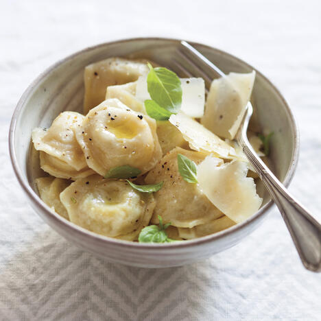 Tupperware Pasta rellena con jamón y queso 