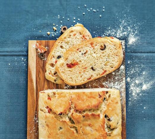 Tupperware Pan de tomates secos y aceitunas 