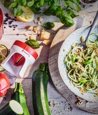 Tupperware Pechuga grillé con spaghettis de zucchini 